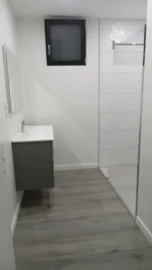 Renovation salle de bain saint amant tallende chantier terminé LG FINITIONS 63